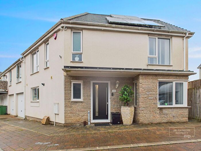 3 Bedroom Semi-Detached House For Sale In Sharpitor Gardens, Plymouth, Devon, PL2