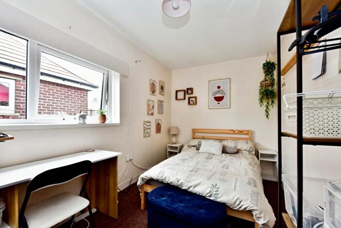 2 Bedroom Semi-Detached House For Sale In Thornbridge Way, Sheffield, South Yorkshire, S12