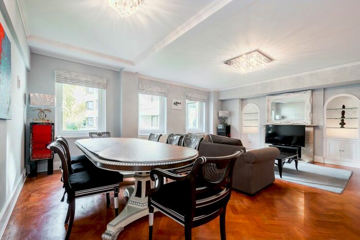 3 Bedroom Flat To Rent In Arlington Street, London, SW1A