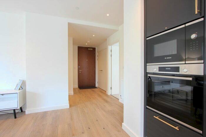 2 Bedroom Flat To Rent In Blenheim Mansions, Mary Neuner Road, London, N8