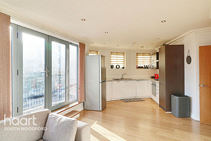 2 Bedroom Flat For Sale In High Road, Woodford Green, IG8