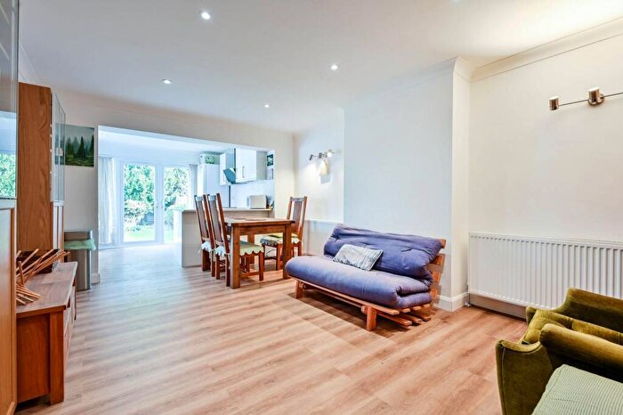 3 Bedroom Bungalow For Sale In Kingfield Gardens, Old Woking, Woking, GU22