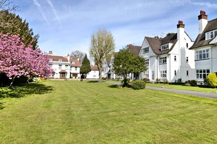 2 Bedroom Apartment To Rent In Raleigh House, Watts Road, Thames Ditton, Surrey, KT7