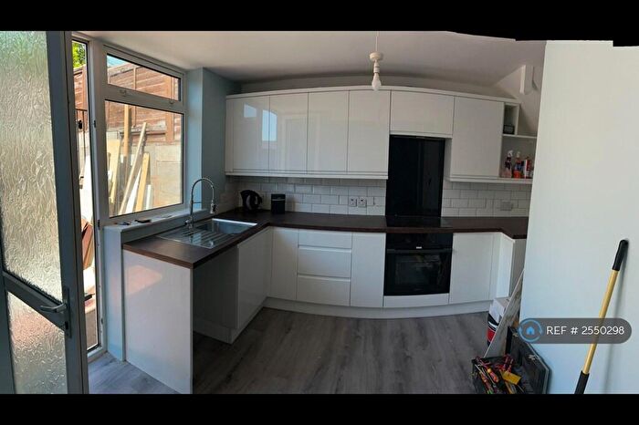 2 Bedroom Terraced House To Rent In Elmdale Road, Bedminster, Bristol, BS3