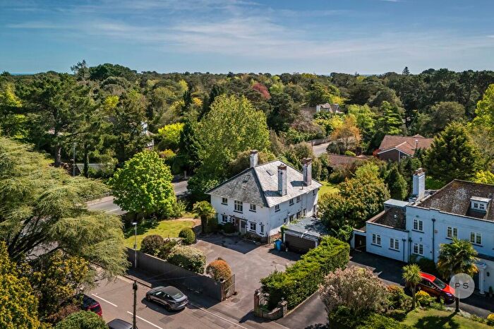 5 Bedroom Detached House For Sale In Lawrence Drive, Canford Cliffs, Poole, BH13