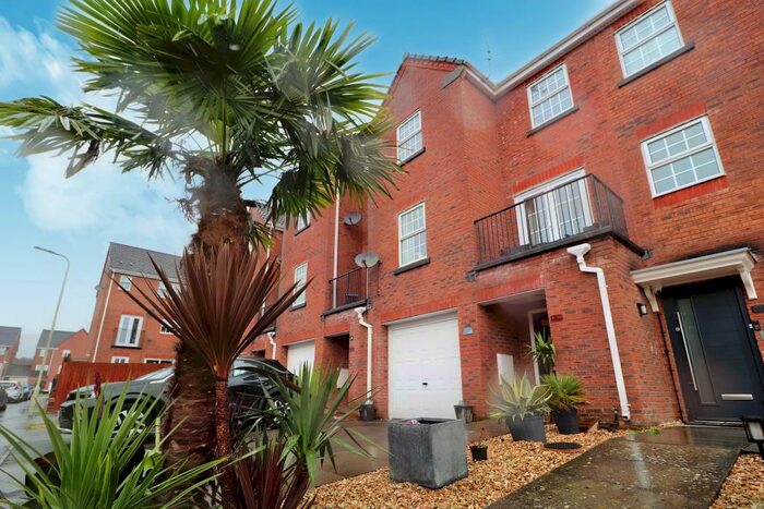4 Bedroom Town House To Rent In Nightingale Gardens, Church Village, Pontypridd, CF38