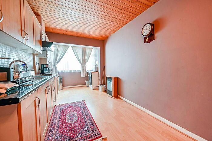 1 Bedroom Property To Rent In Templewood, Ealing, London, W13