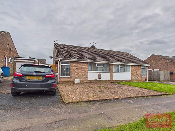2 Bedroom Semi Detached Bungalow For Sale In Overdale, Eastfield, Scarborough, YO11
