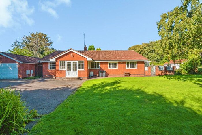 3 Bedroom Detached Bungalow For Sale In Watling Street, Wilnecote, Tamworth, B77