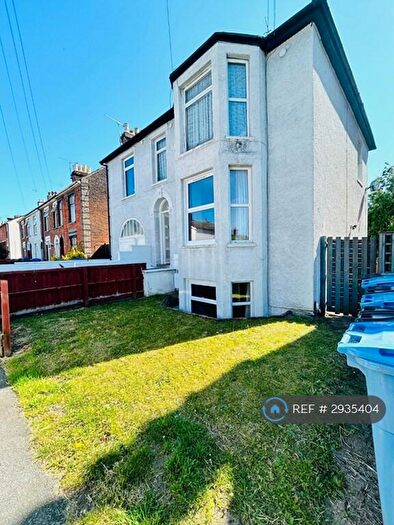 3 Bedroom Maisonette To Rent In Kemball Street, Ipswich, IP4