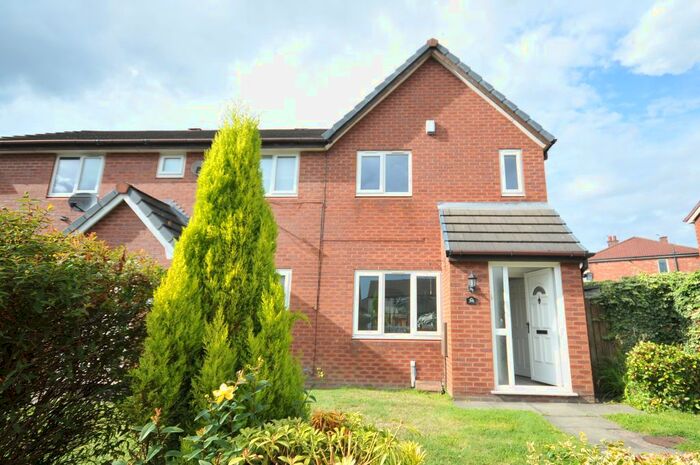 2 Bedroom Town House To Rent In Wayfarers Way, Swinton, Manchester, M27