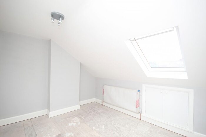 2 Bedroom Flat To Rent In Carlton Avenue, Harrow, Middlesex, HA3