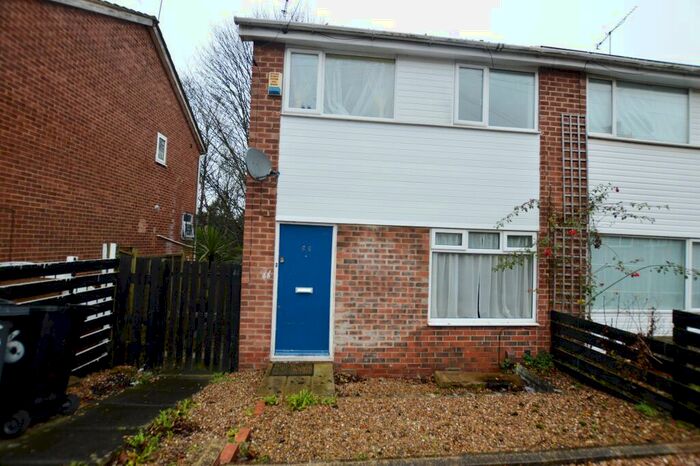 3 Bedroom Semi-Detached House To Rent In Hartley Avenue, Leeds, LS6