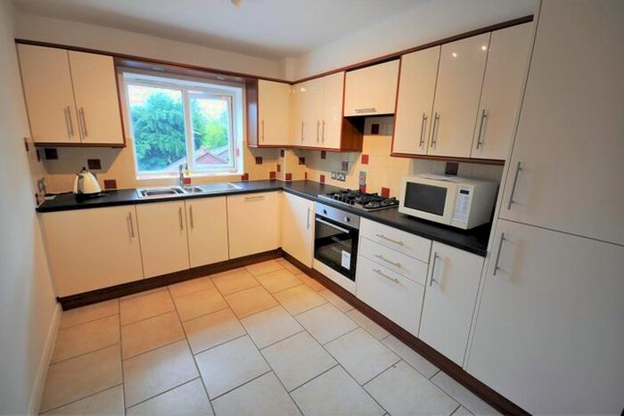 2 Bedroom Flat To Rent In Langley Road, Watford, WD17