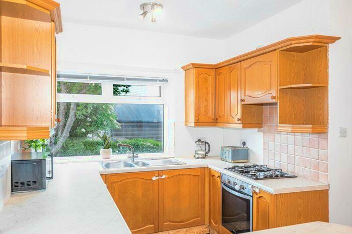 3 Bedroom Semi-Detached House For Sale In Shakespeare Avenue, Clydebank, G81