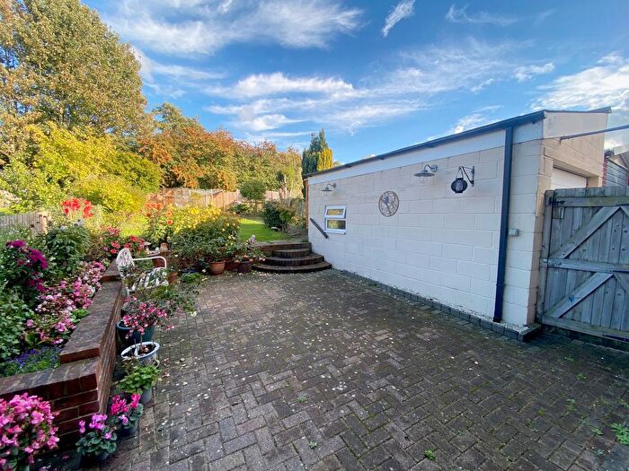 3 Bedroom Property To Rent In Gillmans Road, Orpington, BR5