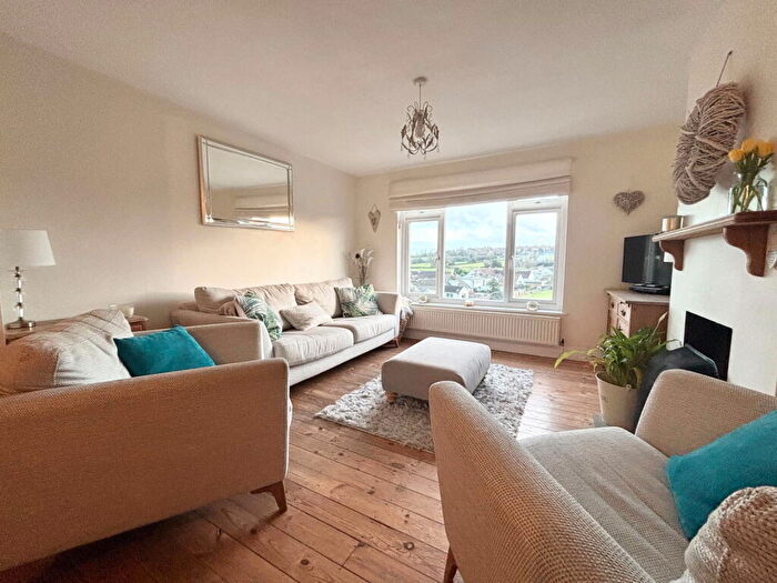 3 Bedroom Semi-Detached House For Sale In Stanshalls Close, Bristol, BS40