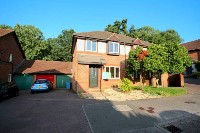 3 Bedroom Semi-Detached House To Rent In Cooke Rise, Bracknell, RG42