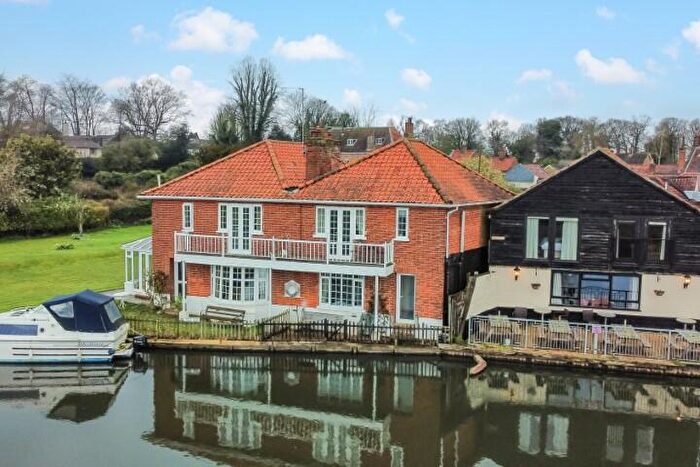 3 Bedroom Semi-Detached House For Sale In Meadow Holme, Wroxham Road, Coltishall, Norwich, Norfolk, NR12