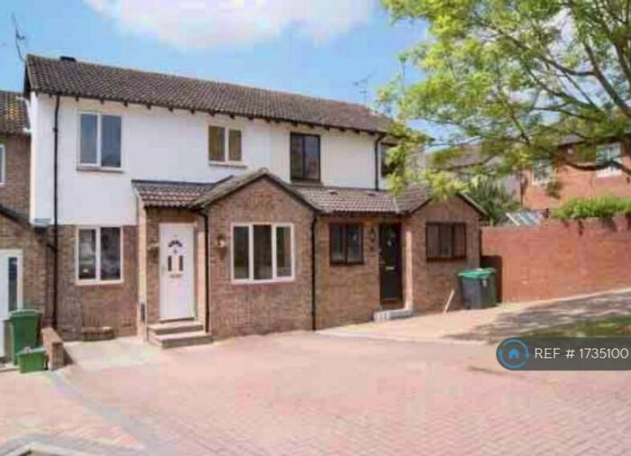 3 Bedroom Terraced House To Rent In Latimer Drive, Calcot, Reading, RG31