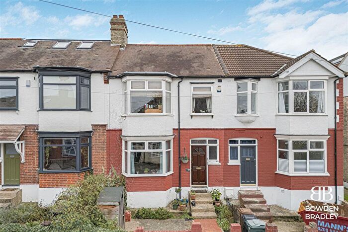 3 Bedroom Terraced House For Sale In Bridge End, Walthamstow, E17