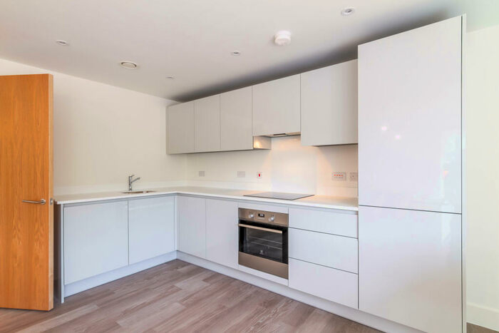 2 Bedroom Apartment To Rent In Trinity House North, Anniversary Avenue West, OX25