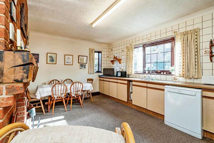 2 Bedroom Detached Bungalow For Sale In Beccles Road, St Olaves, Great Yarmouth, NR31