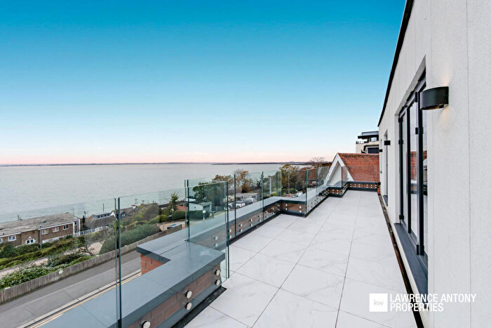2 Bedroom Apartment For Sale In Grand Parade, Leigh-on-Sea, SS9