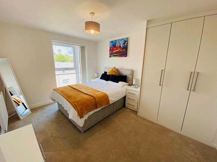 2 Bedroom Flat To Rent In Belgrave Middleway, Birmingham, B5