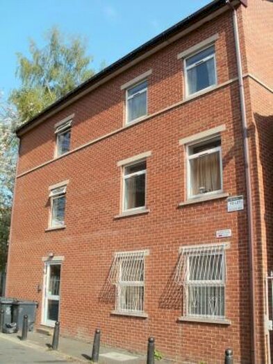 6 Bedroom Flat To Rent In Spenceley Street, University, Leeds, LS2