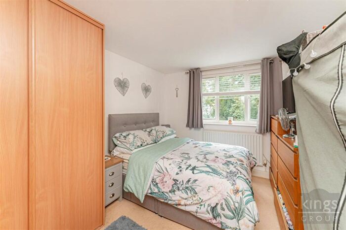 2 Bedroom Flat For Sale In Taylor Close, London, N17