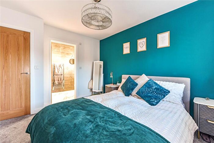 3 Bedroom Detached House For Sale In Lovedean Lane, Lovedean, Hampshire, PO8