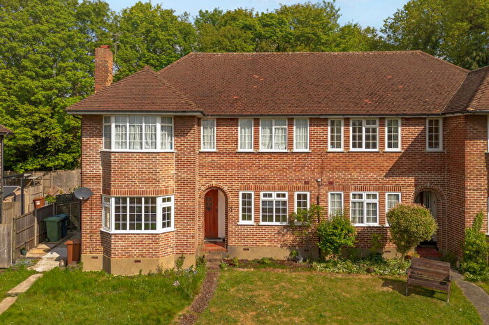 2 Bedroom Flat For Sale In Springfield Close, Stanmore, HA7