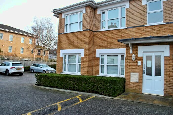 2 Bedroom Flat To Rent In Wellington Road, Bromley, BR2