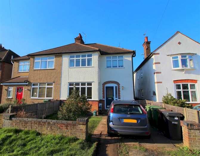 3 Bedroom Semi-Detached House To Rent In Sandridge Road, St Albans, Hertfordshire, AL1