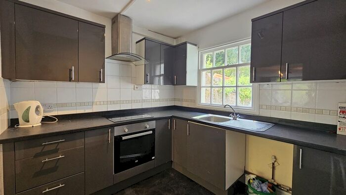 2 Bedroom Flat To Rent In Lower Warberry Road, Torquay, TQ1