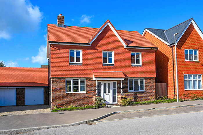 4 Bedroom Detached House To Rent In Daisy Drive, Hailsham, BN27