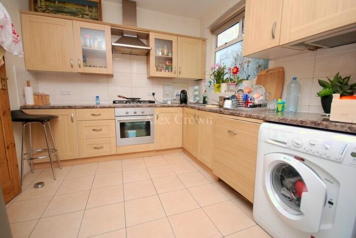 3 Bedroom Terraced House To Rent In Bristow Road, London, SE19