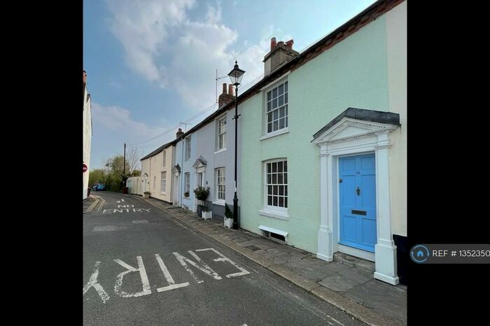 2 Bedroom Terraced House To Rent In Cavendish Street, Chichester, PO19