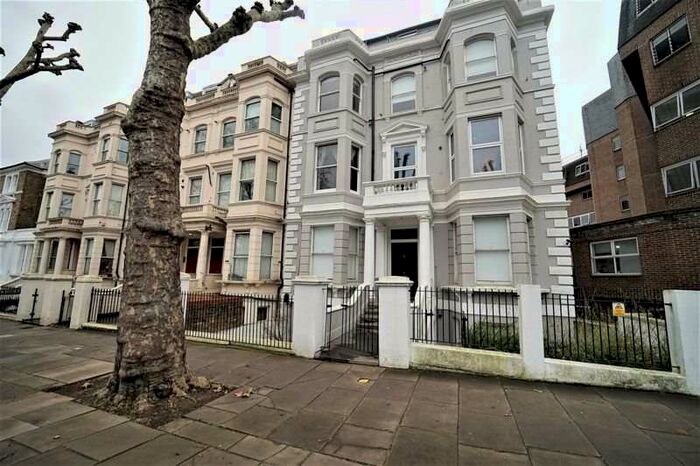 Flat To Rent In Chippenham Road, Maida Vale W9