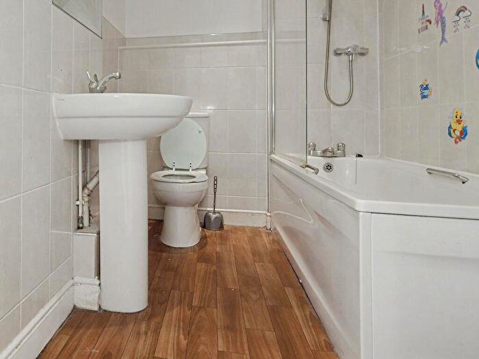 2 Bedroom Flat For Sale In Dane Road, Martony Court Dane Road, CT9 - Photo 2