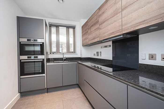 1 Bedroom Flat To Rent In White Post Lane, Hackney Wick, London, E9