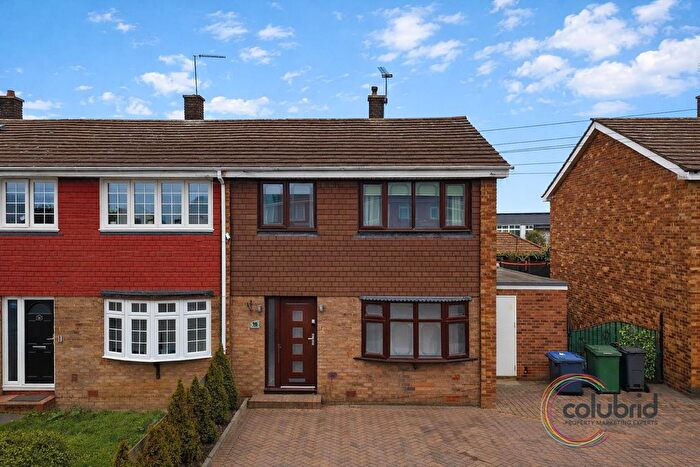 4 Bedroom Semi Detached House For Sale In Dunlop Road, Tilbury, RM18