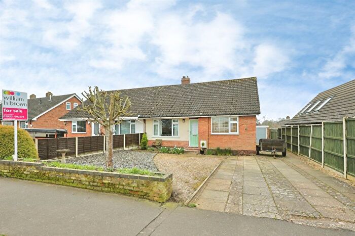 3 Bedroom Semi Detached Bungalow For Sale In Ketts Avenue, Wymondham, NR18