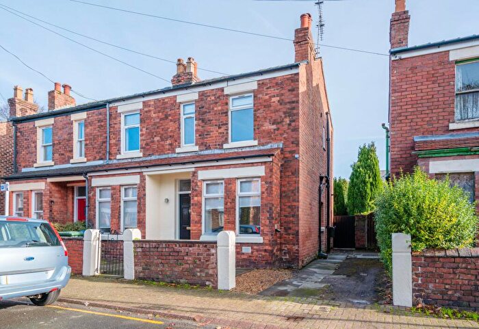 3 Bedroom Semi Detached House For Sale In Chapel Street, Ormskirk, L39