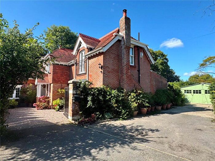 4 Bedroom Detached House For Sale In Kennard Road, New Milton, Hampshire, BH25