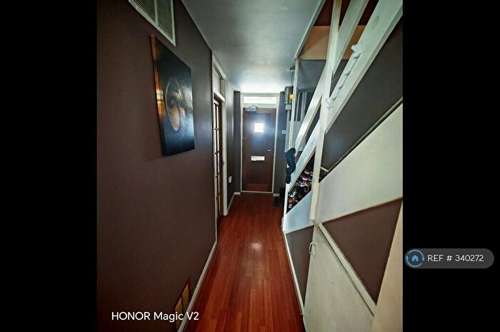 3 Bedroom Maisonette To Rent In Manchester Road, London, E14