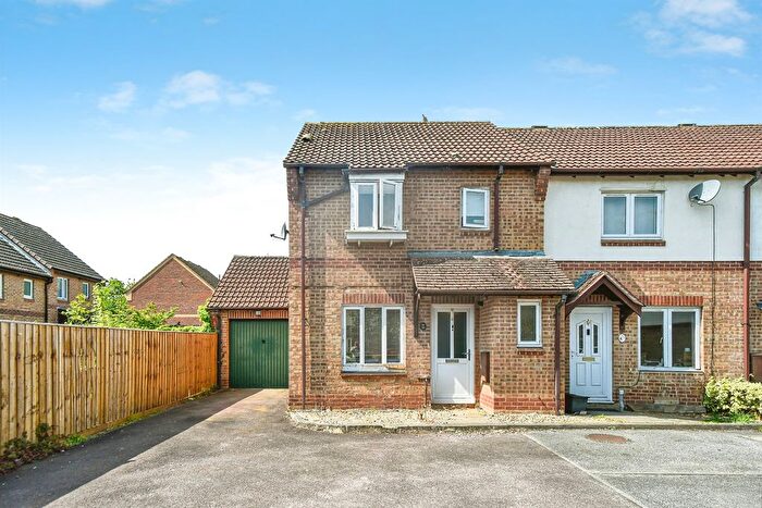 3 Bedroom End Of Terrace House For Sale In Water Mint Way, Calne, SN11