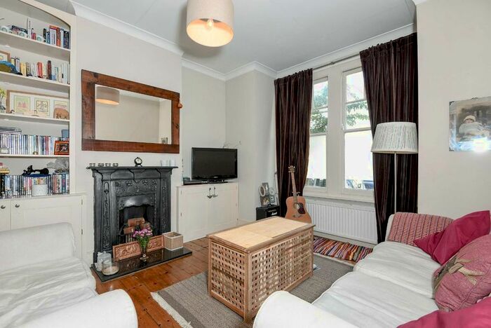2 Bedroom Flat To Rent In Delia Street, London, SW18