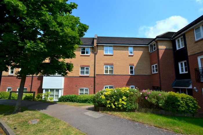 2 Bedroom Apartment To Rent In Plomer Avenue, Hoddesdon, Hertfordshire, EN11